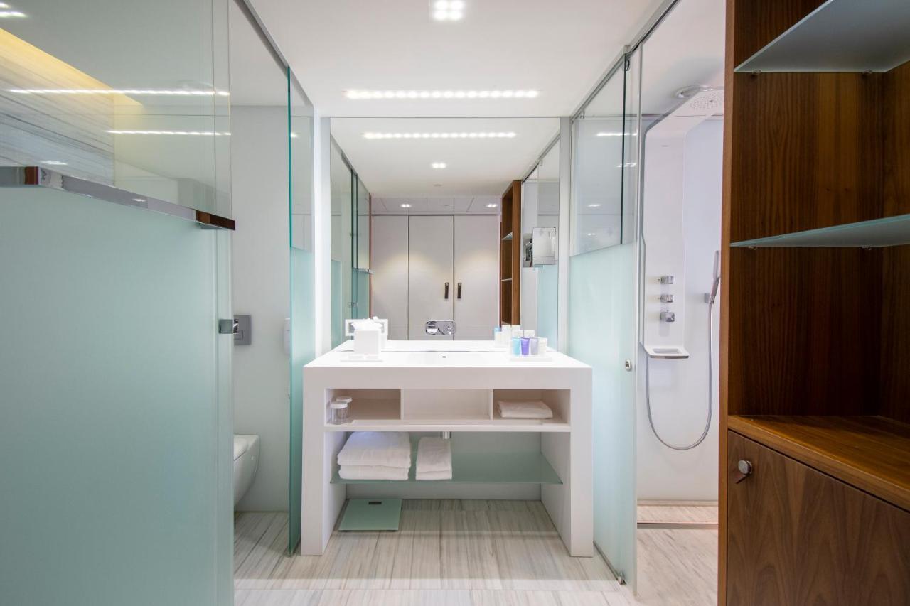 Deluxe Double Room Extra Bed up to 12 years old,1765876548:JPEG