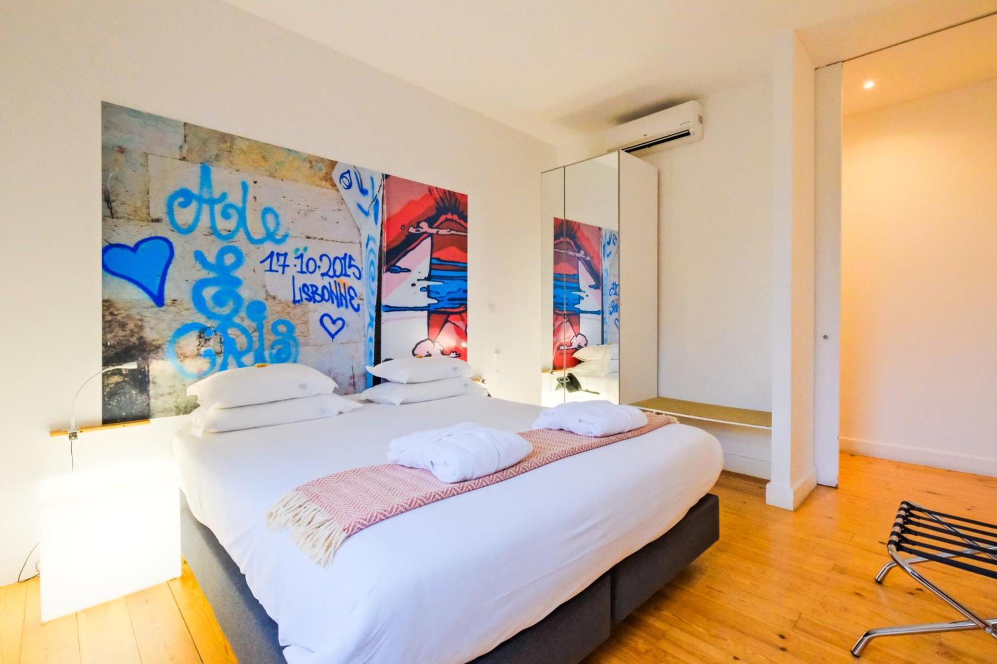 One-Bedroom Apartment City View,1544105266:JPEG