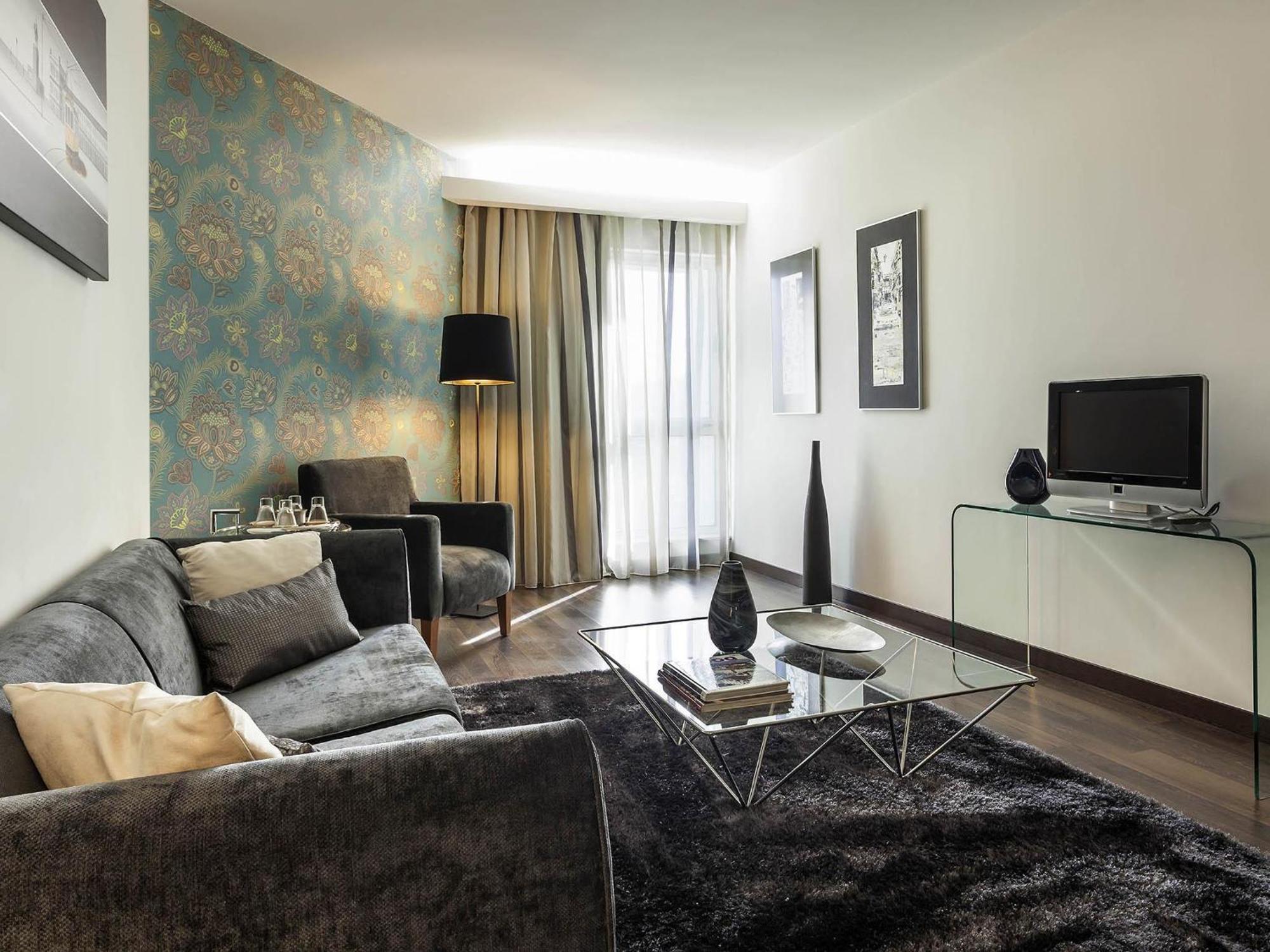 Suite Double Bed Living Room