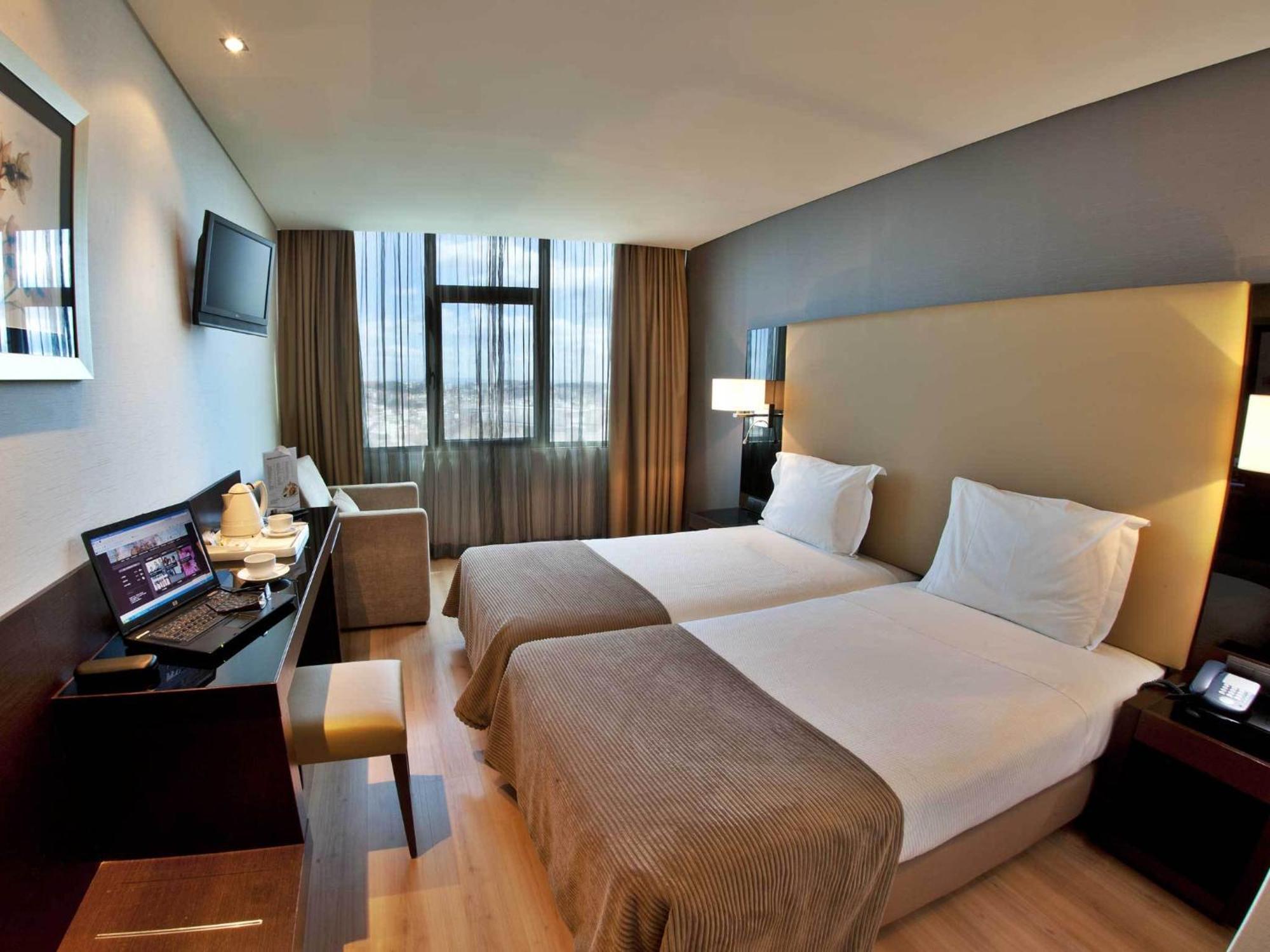 Twin Room,1584410075:JPEG